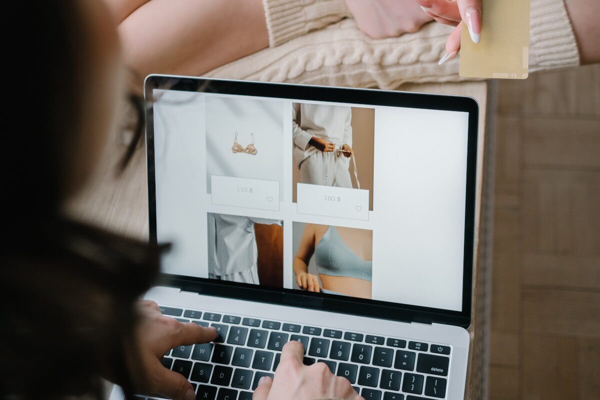 Se Aplican Herramientas De Marketing Como El SEO Y El SEM