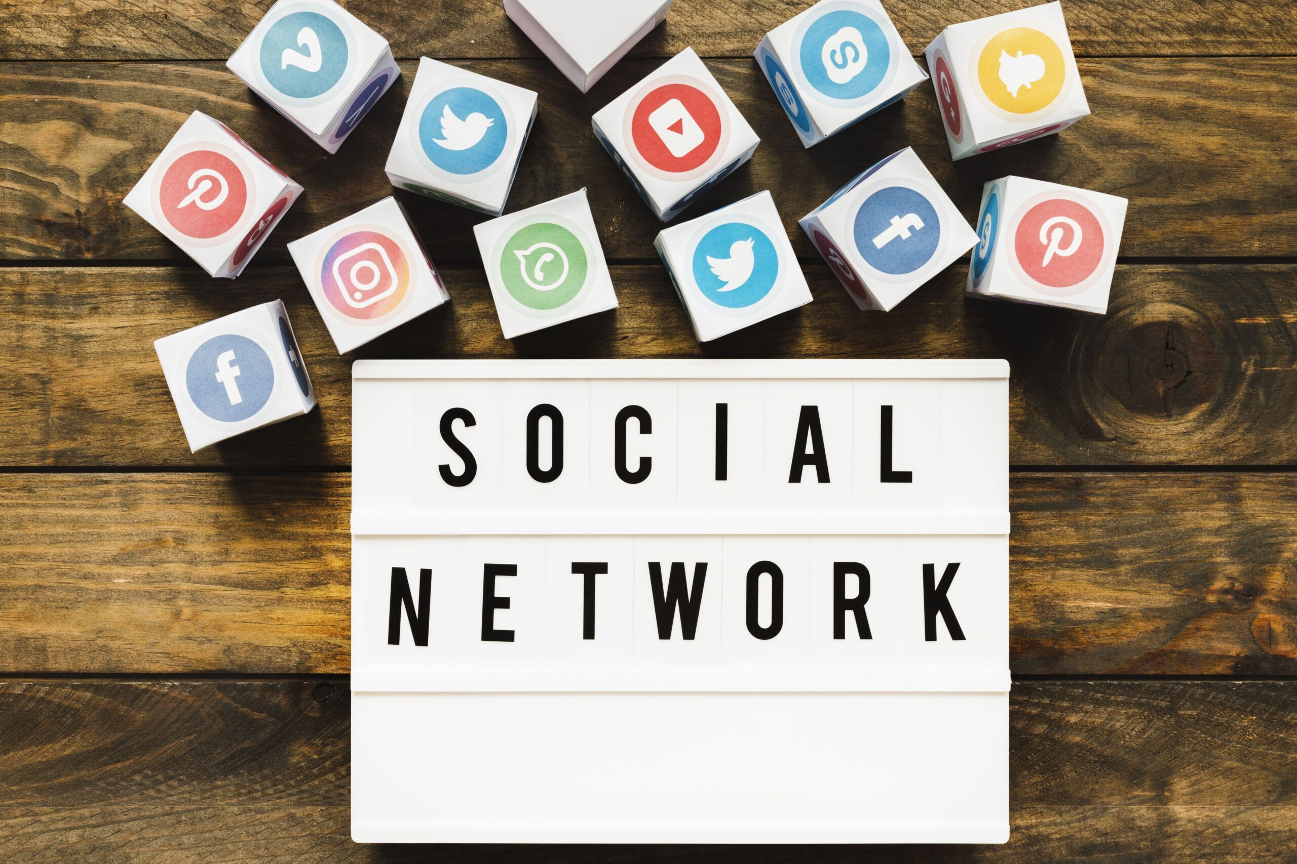 Relacion Entre Redes Sociales Y SEO Scaled 1